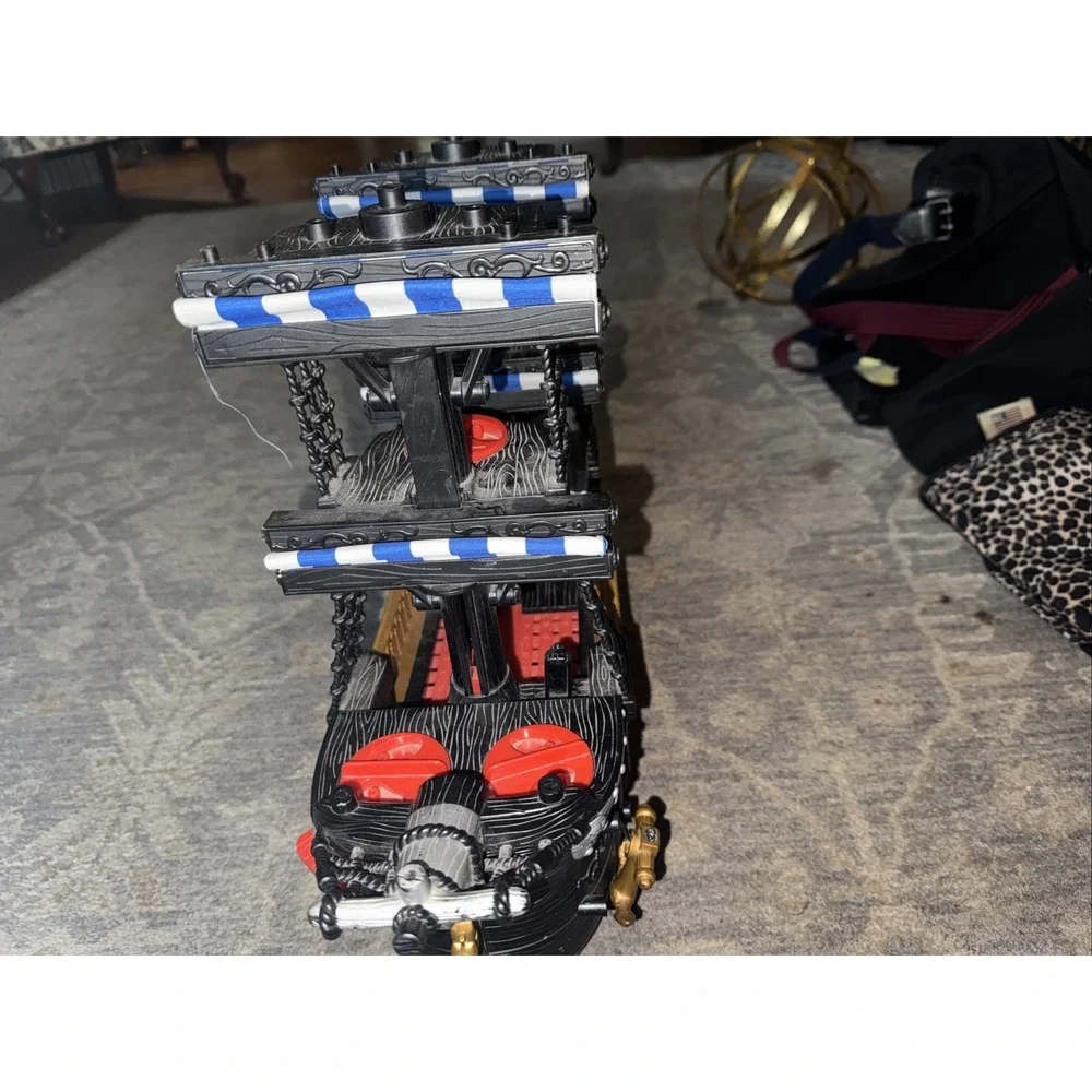 Fisher Price 2006 Mattel Imaginext Black & Red Pirate Ship Blue White Sails